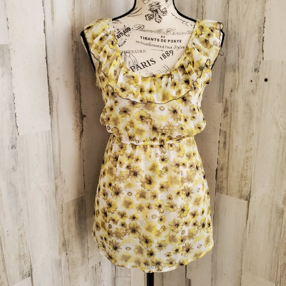 FRESH BREWED SHEER FLORAL RUFFLED TOP
